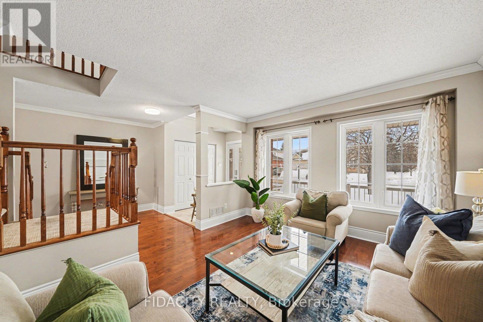 50 Sirocco Crescent, Ottawa, Ontario  K2S 2C8 - Photo 4 - X12802360