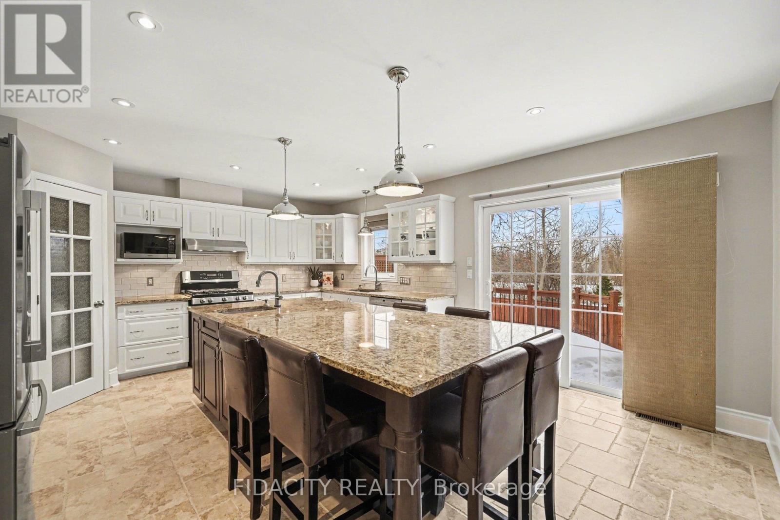 50 Sirocco Crescent, Ottawa, Ontario  K2S 2C8 - Photo 8 - X12802360