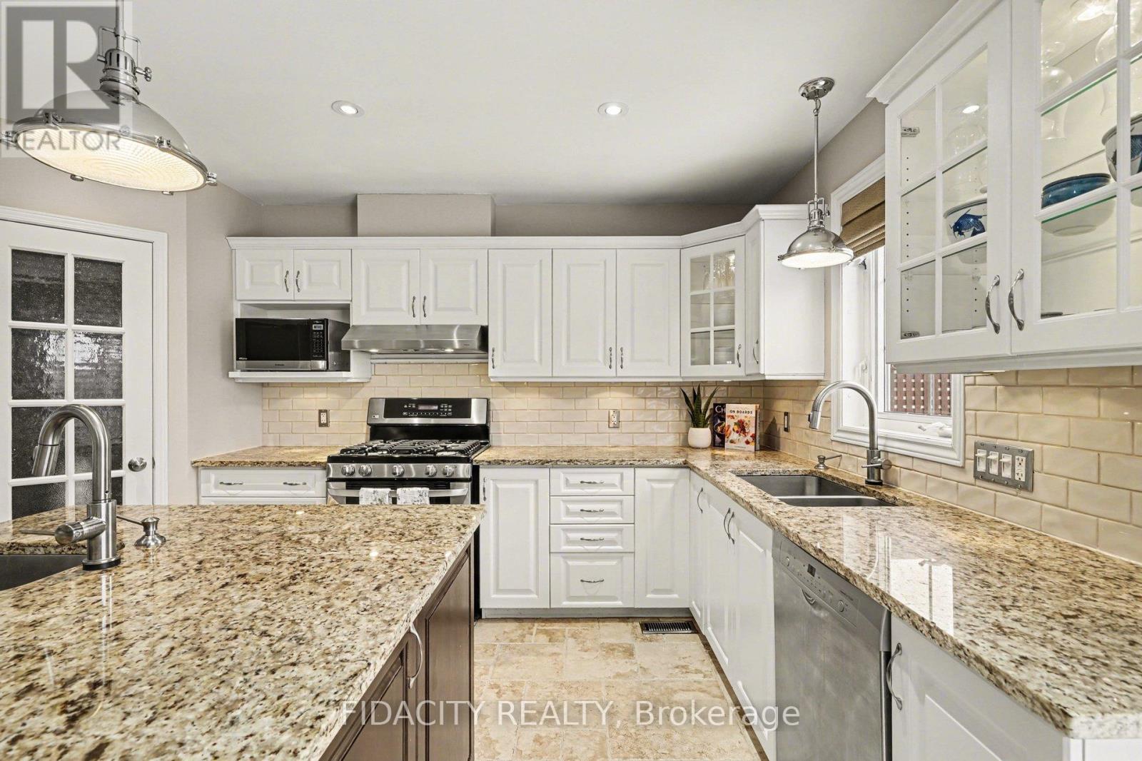 50 Sirocco Crescent, Ottawa, Ontario  K2S 2C8 - Photo 9 - X12802360