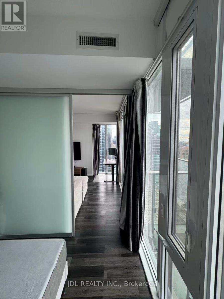 2905 - 75 St Nicholas Street, Toronto, Ontario  M4Y 0A5 - Photo 5 - C12689008