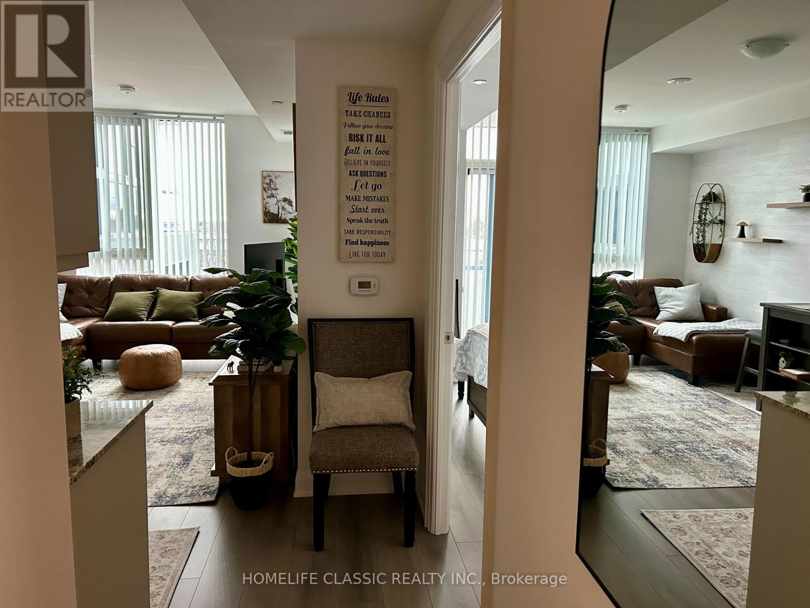 10 Gatineau Drive, Vaughan (Beverley Glen), Ontario  L4J 0L2 - Photo 3 - N12800720