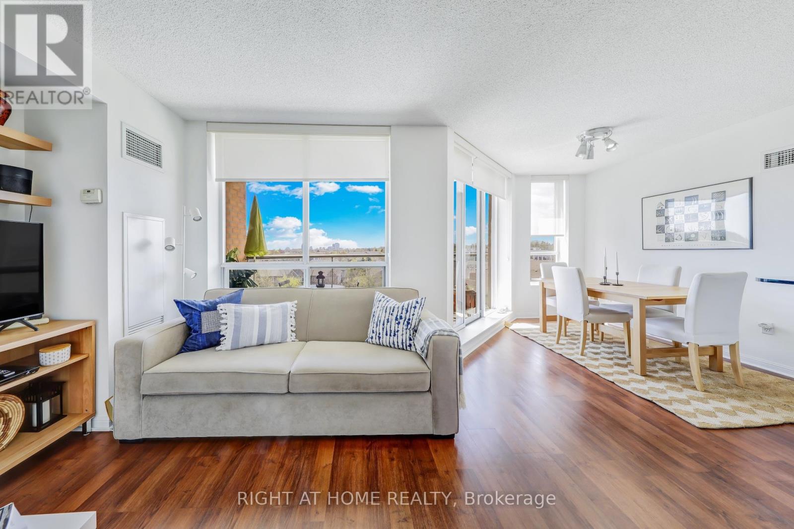 502 - 1140 Parkwest Place, Mississauga, Ontario  L5E 3K9 - Photo 8 - W12801604