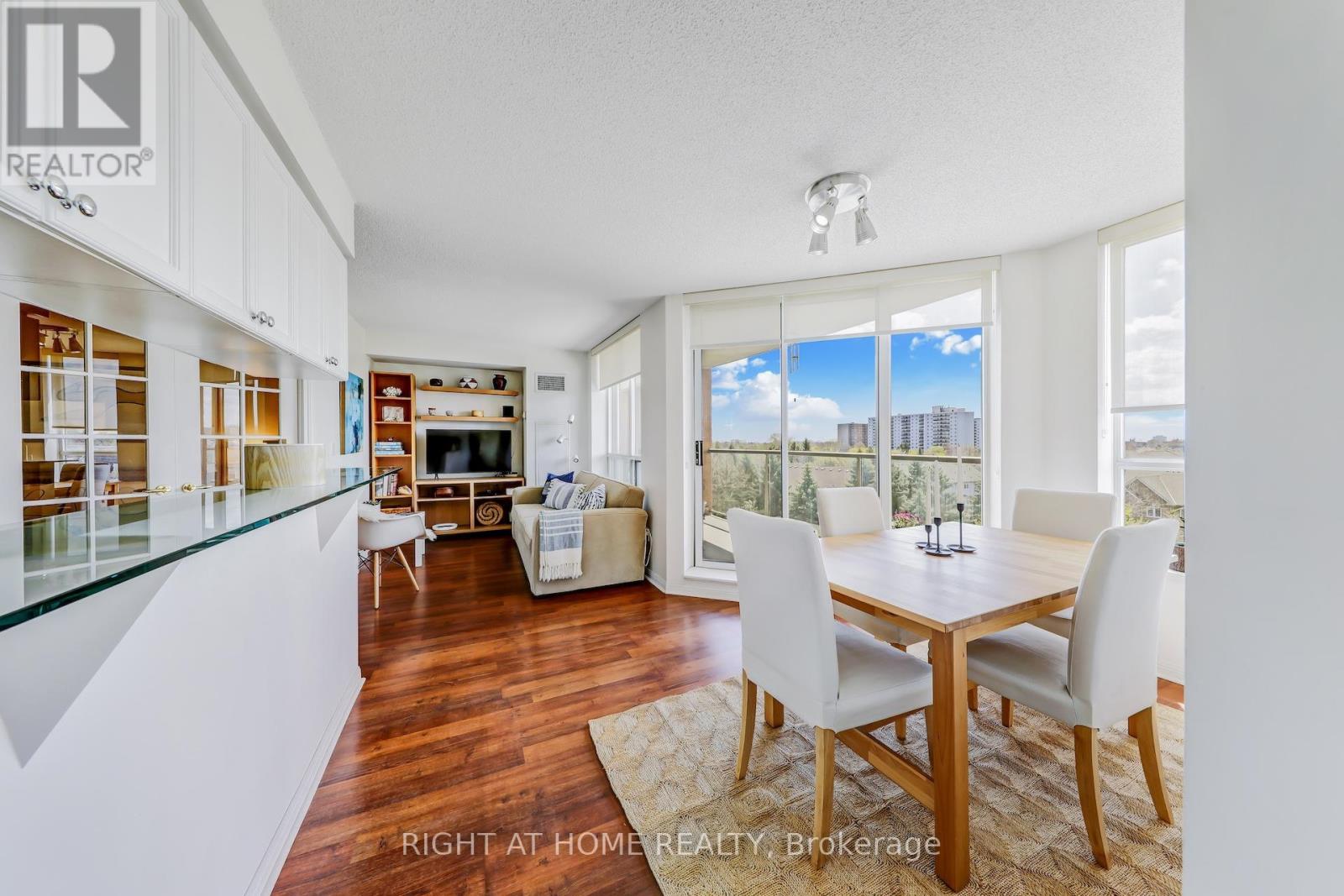 502 - 1140 Parkwest Place, Mississauga, Ontario  L5E 3K9 - Photo 10 - W12801604