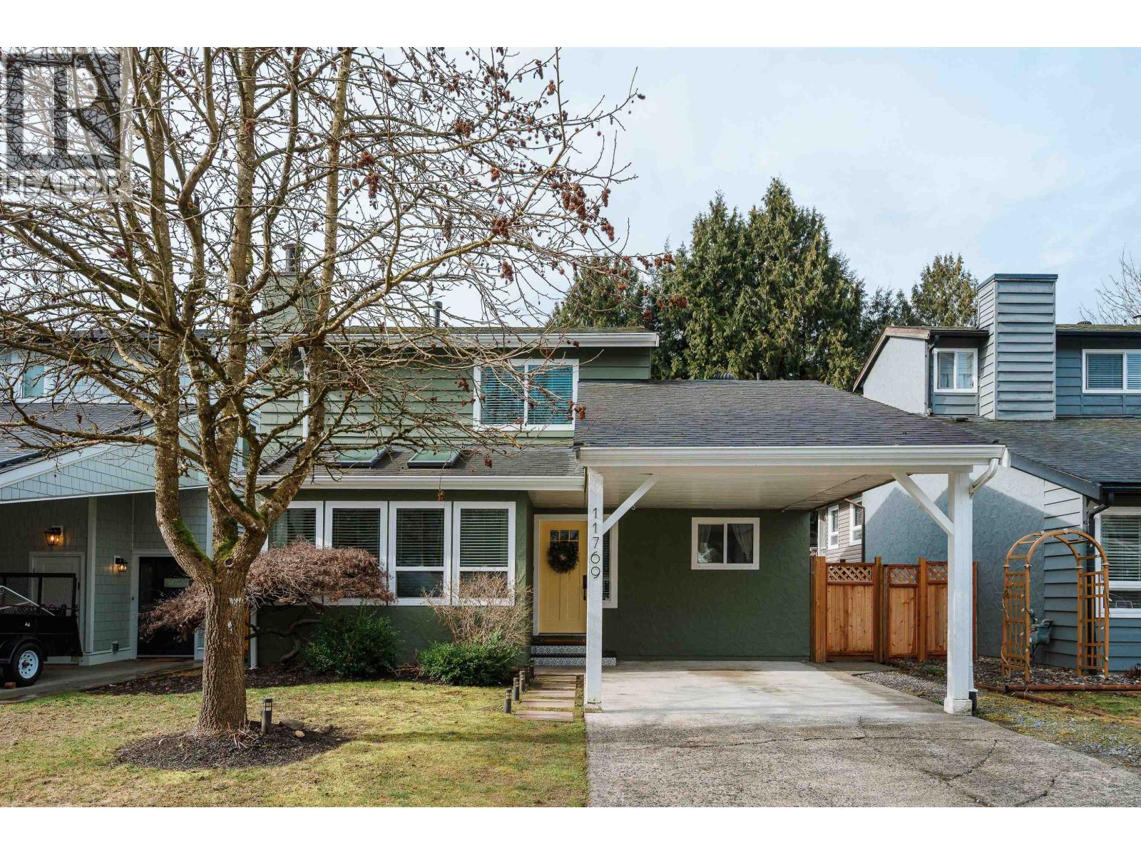 11769 N Wildwood Crescent, Pitt Meadows, British Columbia  V3Y 1M1 - Photo 1 - R3091554