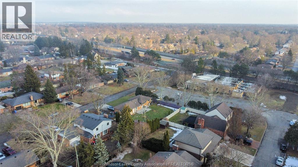 2477 Mark Avenue, Windsor, Ontario  N9E 2W2 - Photo 37 - 26003321