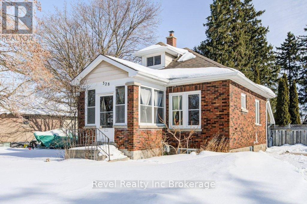 328 Clarke Street N, Woodstock, Ontario  N4S 7N1 - Photo 2 - X12793688