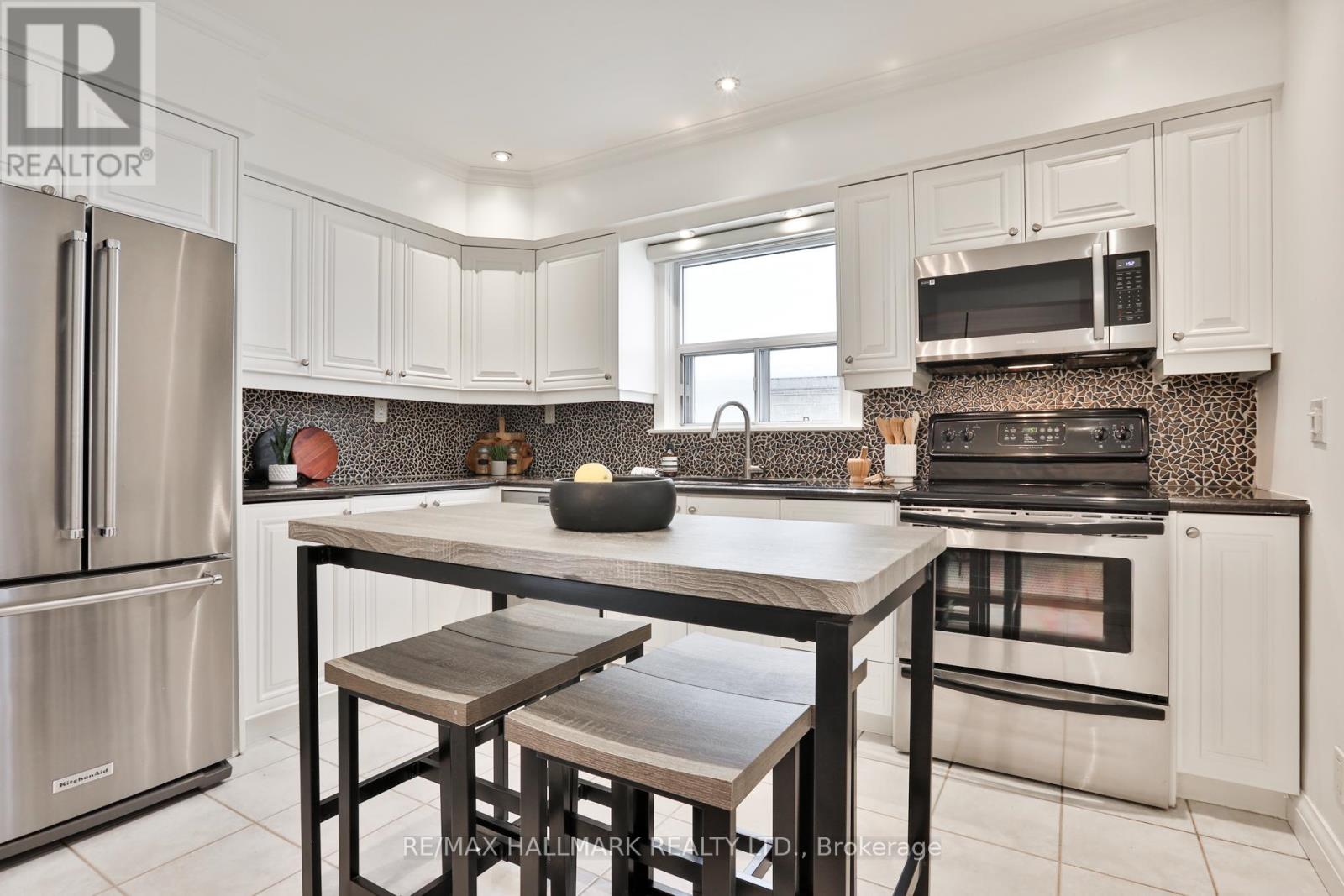 299 Ridley Boulevard, Toronto, Ontario  M3H 1K8 - Photo 10 - C12802316