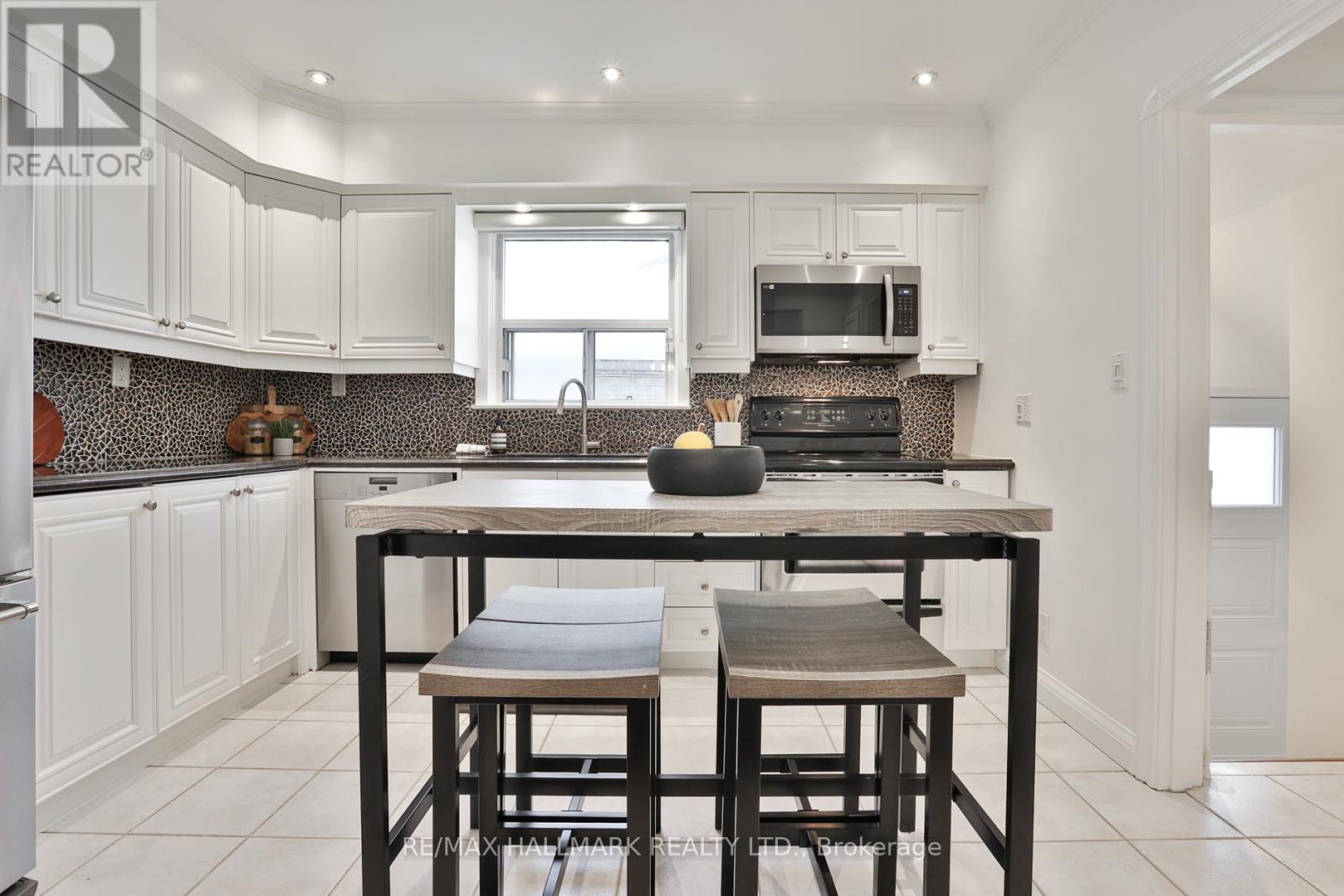 299 Ridley Boulevard, Toronto, Ontario  M3H 1K8 - Photo 11 - C12802316