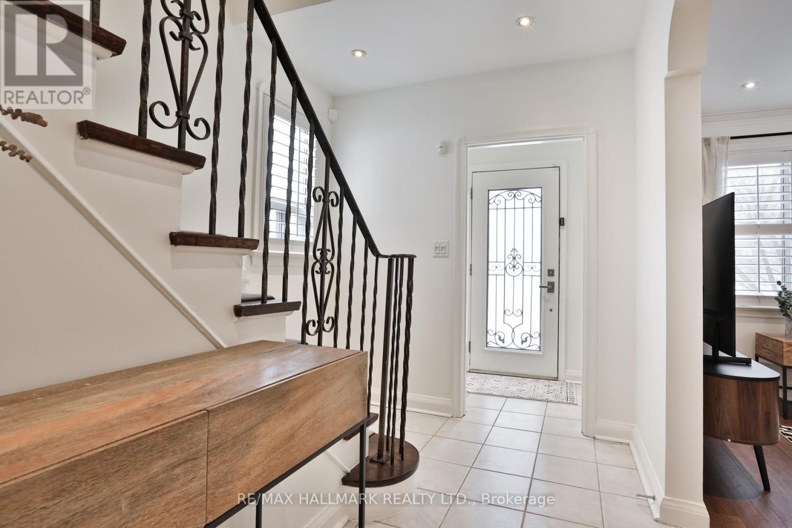 299 Ridley Boulevard, Toronto, Ontario  M3H 1K8 - Photo 14 - C12802316