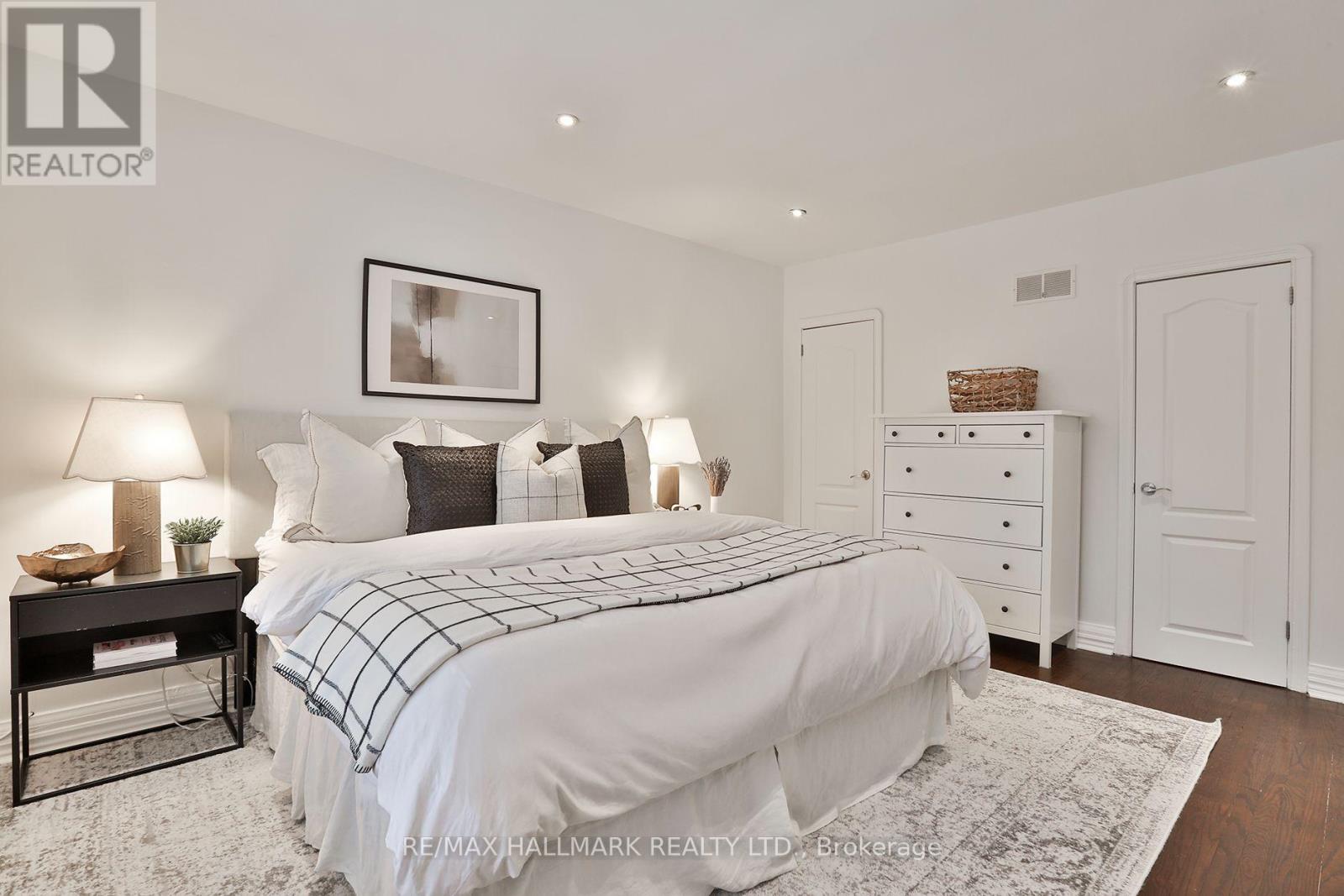 299 Ridley Boulevard, Toronto, Ontario  M3H 1K8 - Photo 17 - C12802316