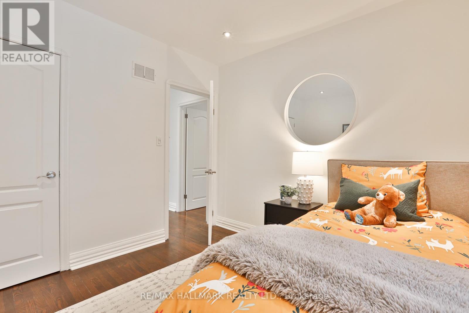 299 Ridley Boulevard, Toronto, Ontario  M3H 1K8 - Photo 22 - C12802316