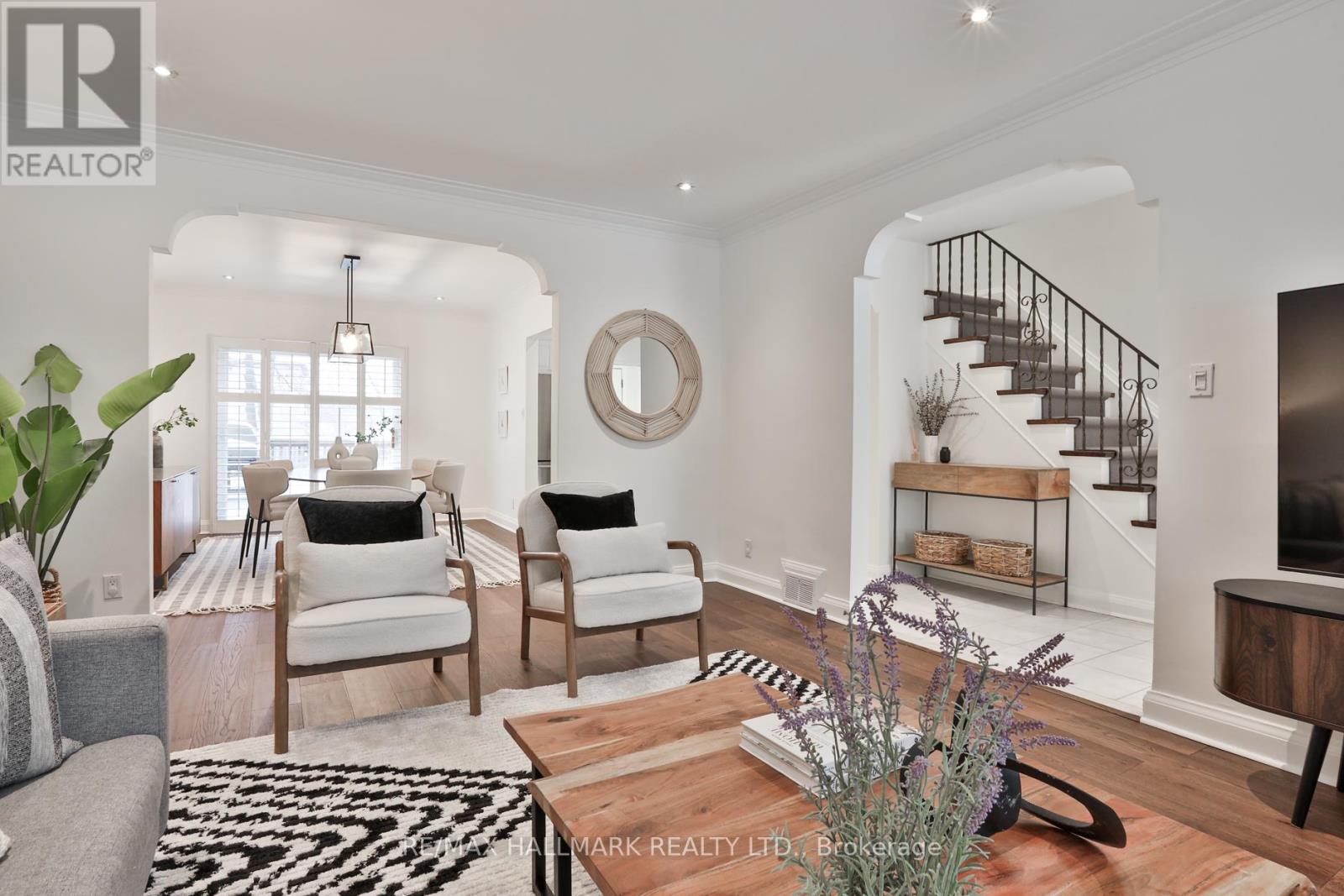 299 Ridley Boulevard, Toronto, Ontario  M3H 1K8 - Photo 4 - C12802316