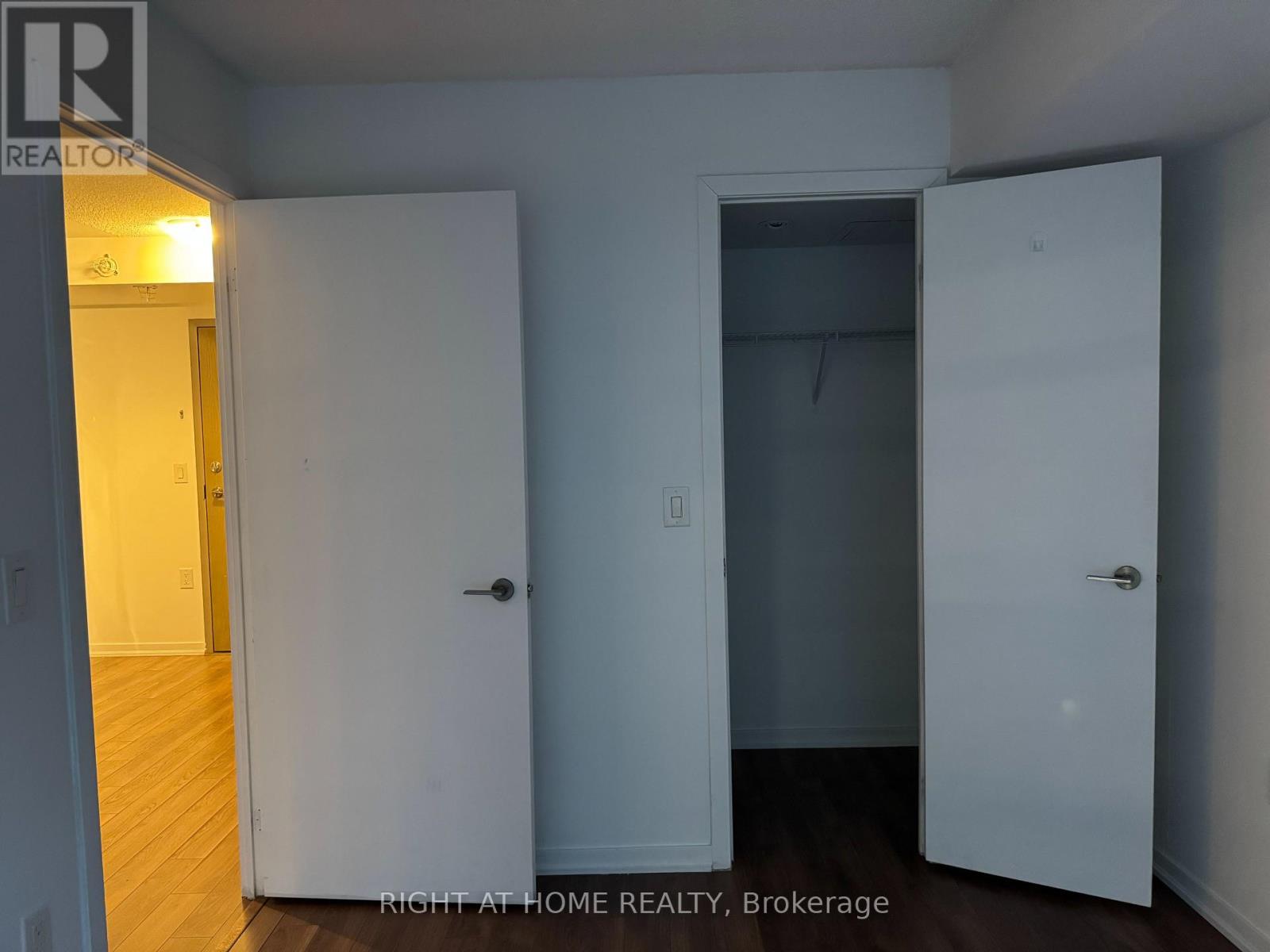 2001e - 36 Lisgar Street, Toronto, Ontario  M6J 0B1 - Photo 4 - C12802374