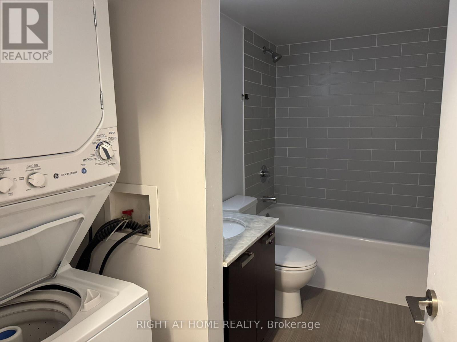 2001e - 36 Lisgar Street, Toronto, Ontario  M6J 0B1 - Photo 7 - C12802374