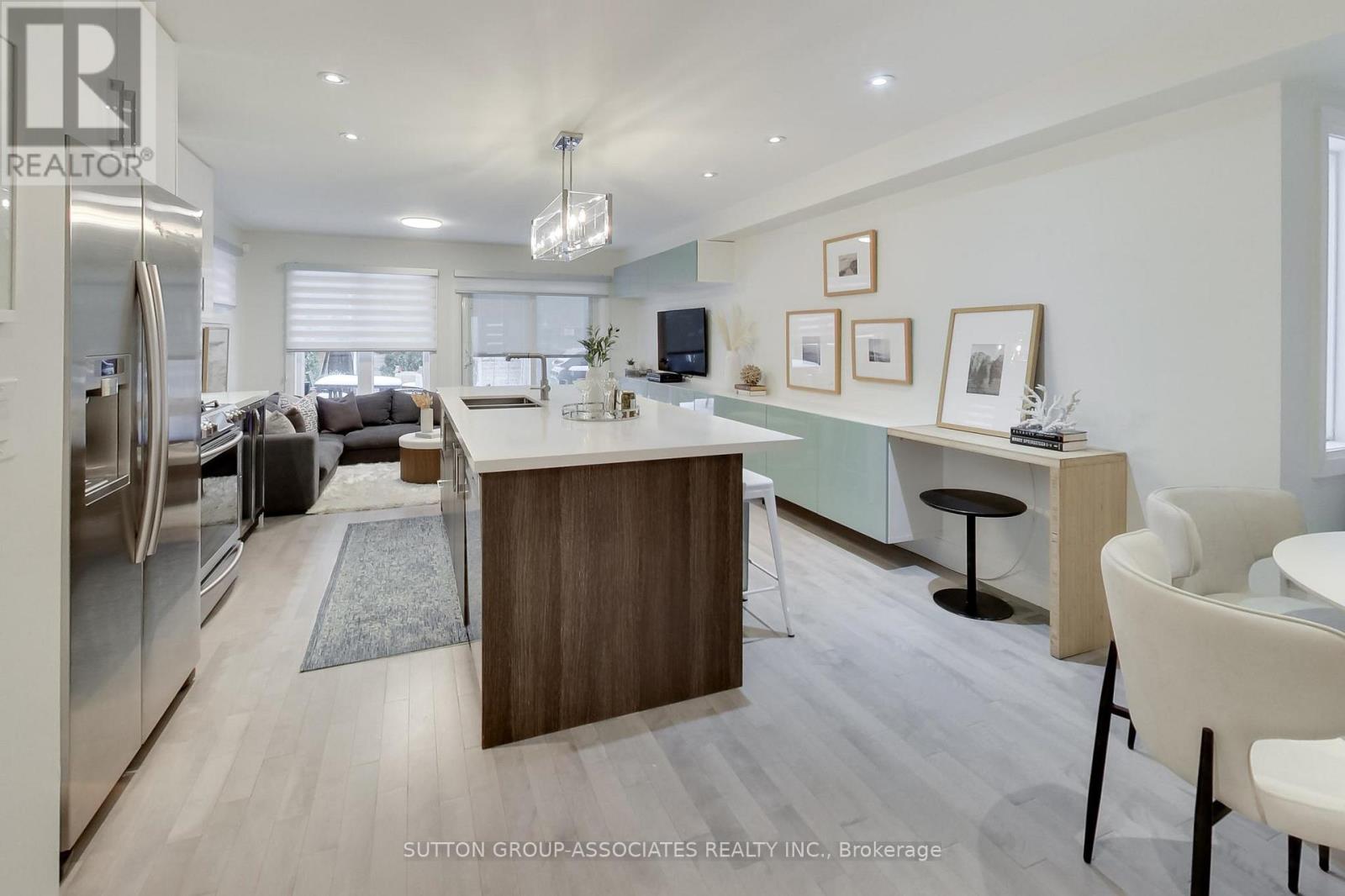 284 Atlas Avenue, Toronto, Ontario  M6C 3P9 - Photo 11 - C12802378