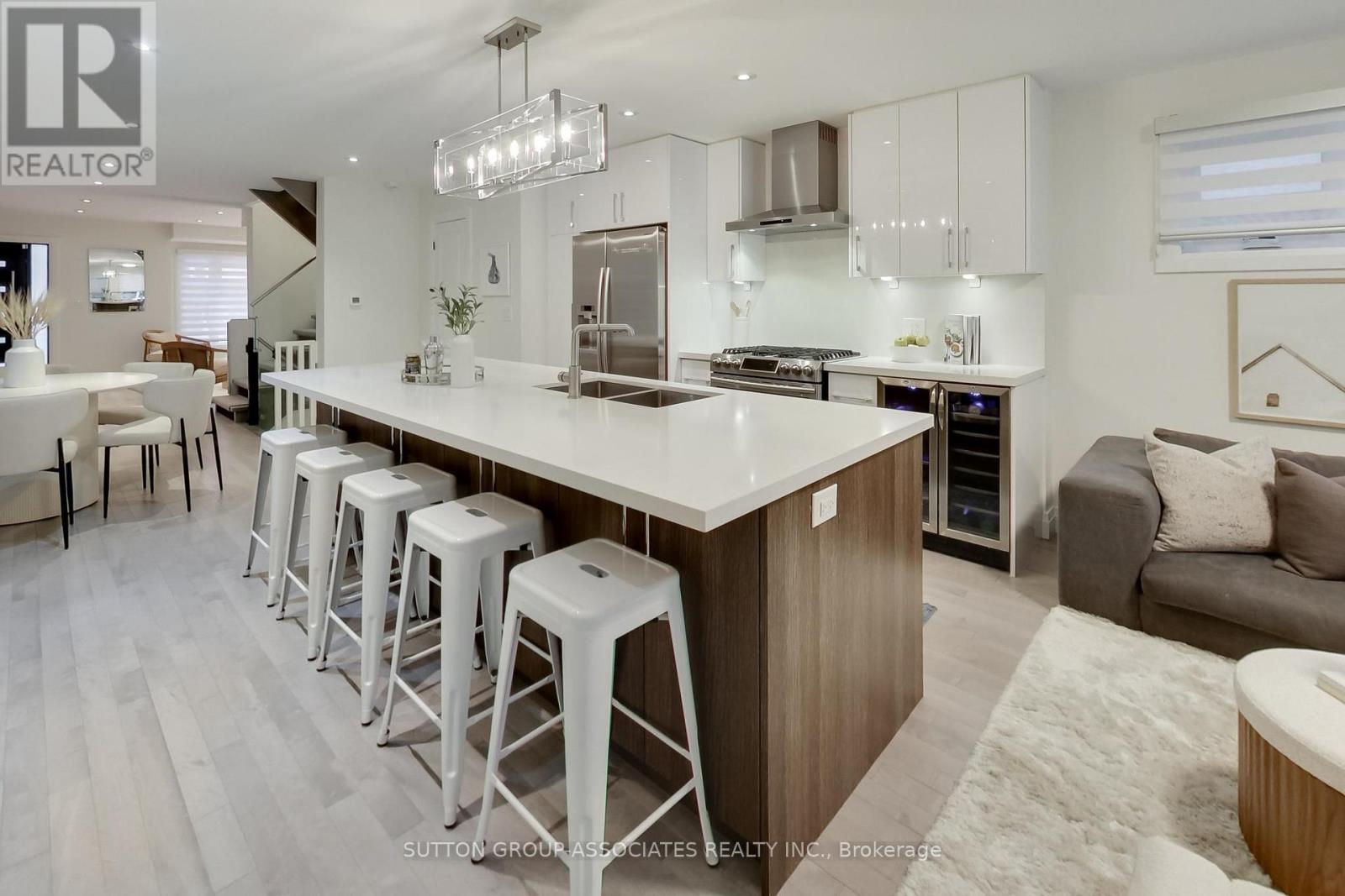 284 Atlas Avenue, Toronto, Ontario  M6C 3P9 - Photo 15 - C12802378