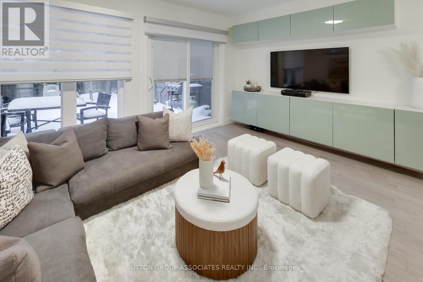 284 Atlas Avenue, Toronto, Ontario  M6C 3P9 - Photo 17 - C12802378