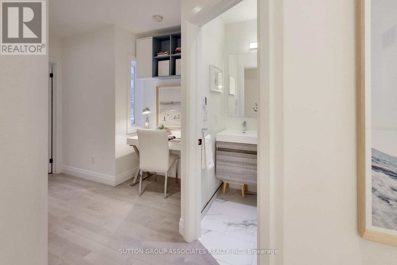 284 Atlas Avenue, Toronto, Ontario  M6C 3P9 - Photo 22 - C12802378