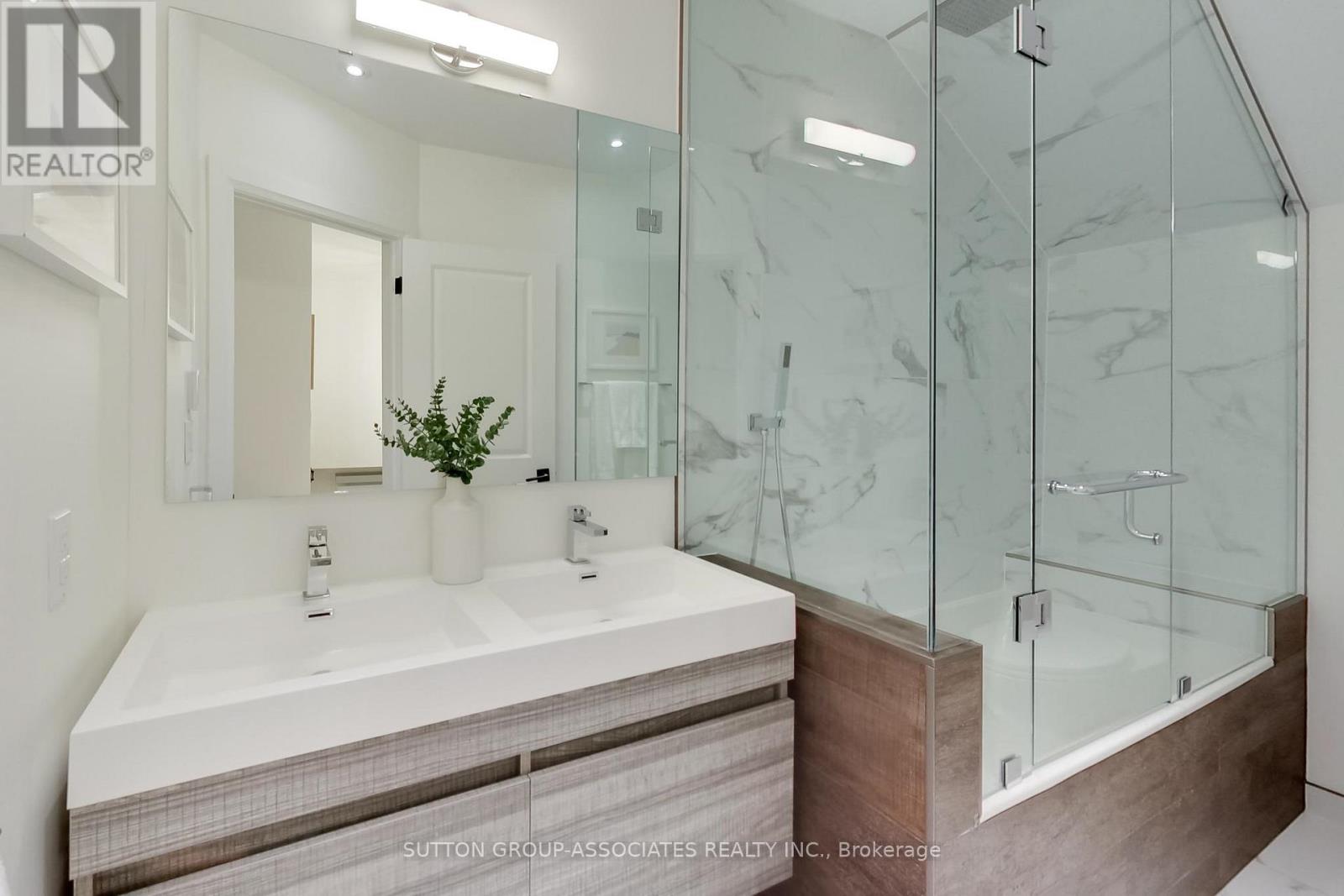 284 Atlas Avenue, Toronto, Ontario  M6C 3P9 - Photo 26 - C12802378