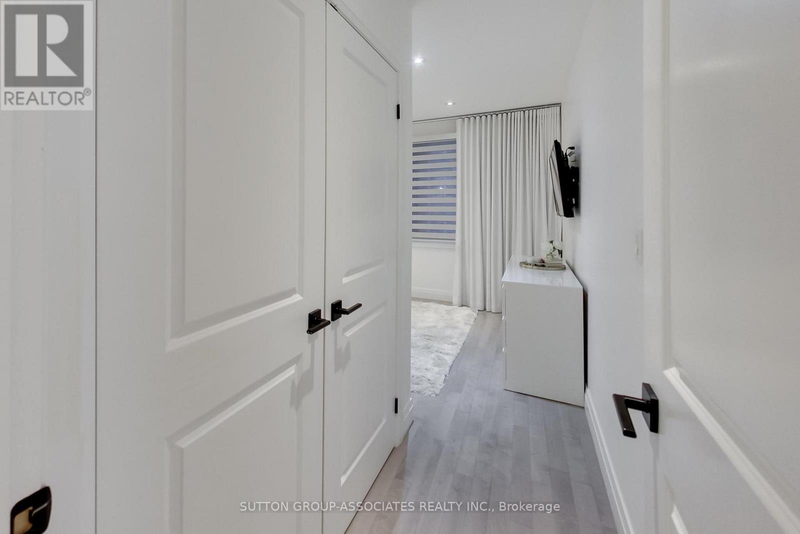 284 Atlas Avenue, Toronto, Ontario  M6C 3P9 - Photo 31 - C12802378