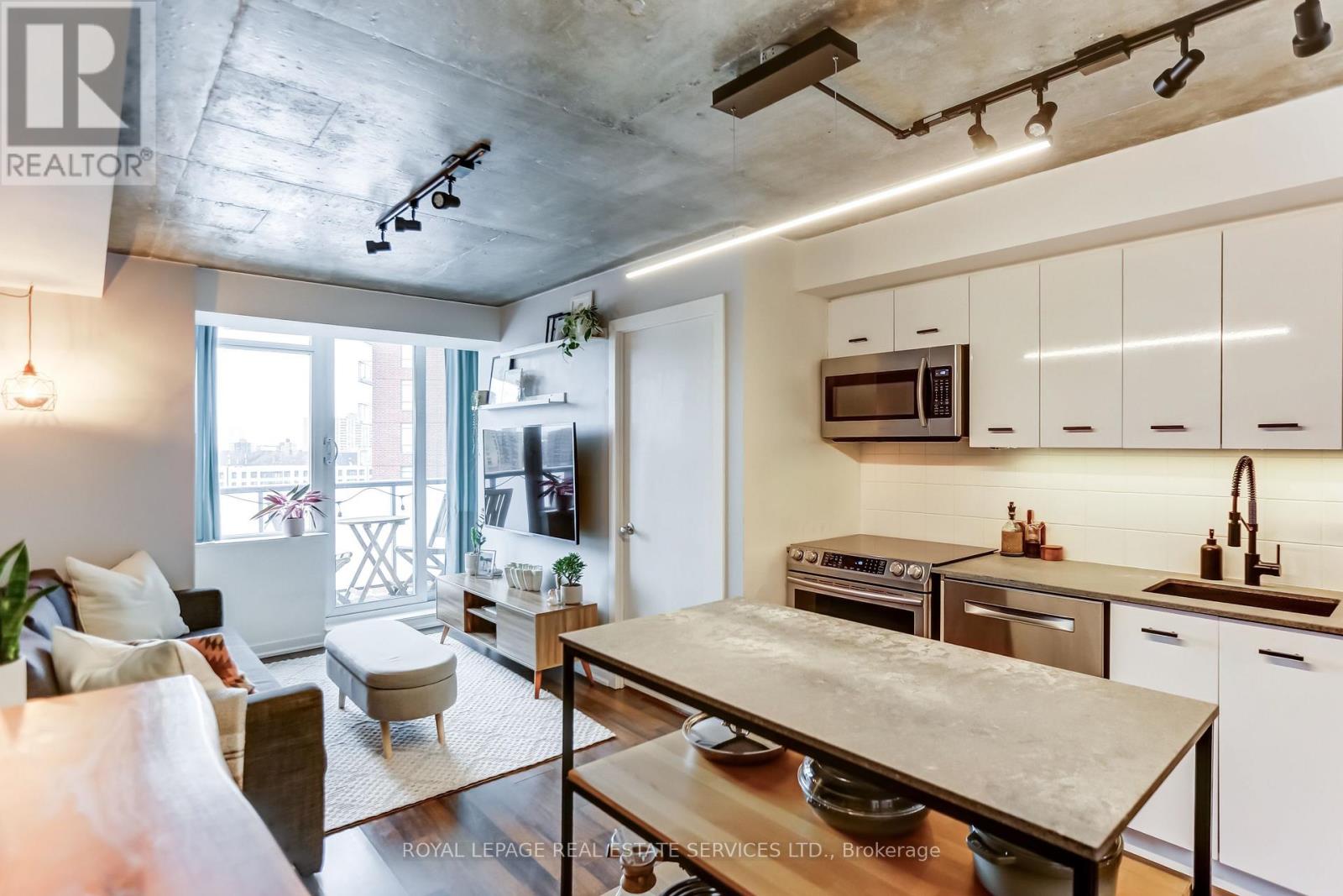 1117 - 20 Joe Shuster Way, Toronto, Ontario  M6K 0A3 - Photo 5 - C12802382