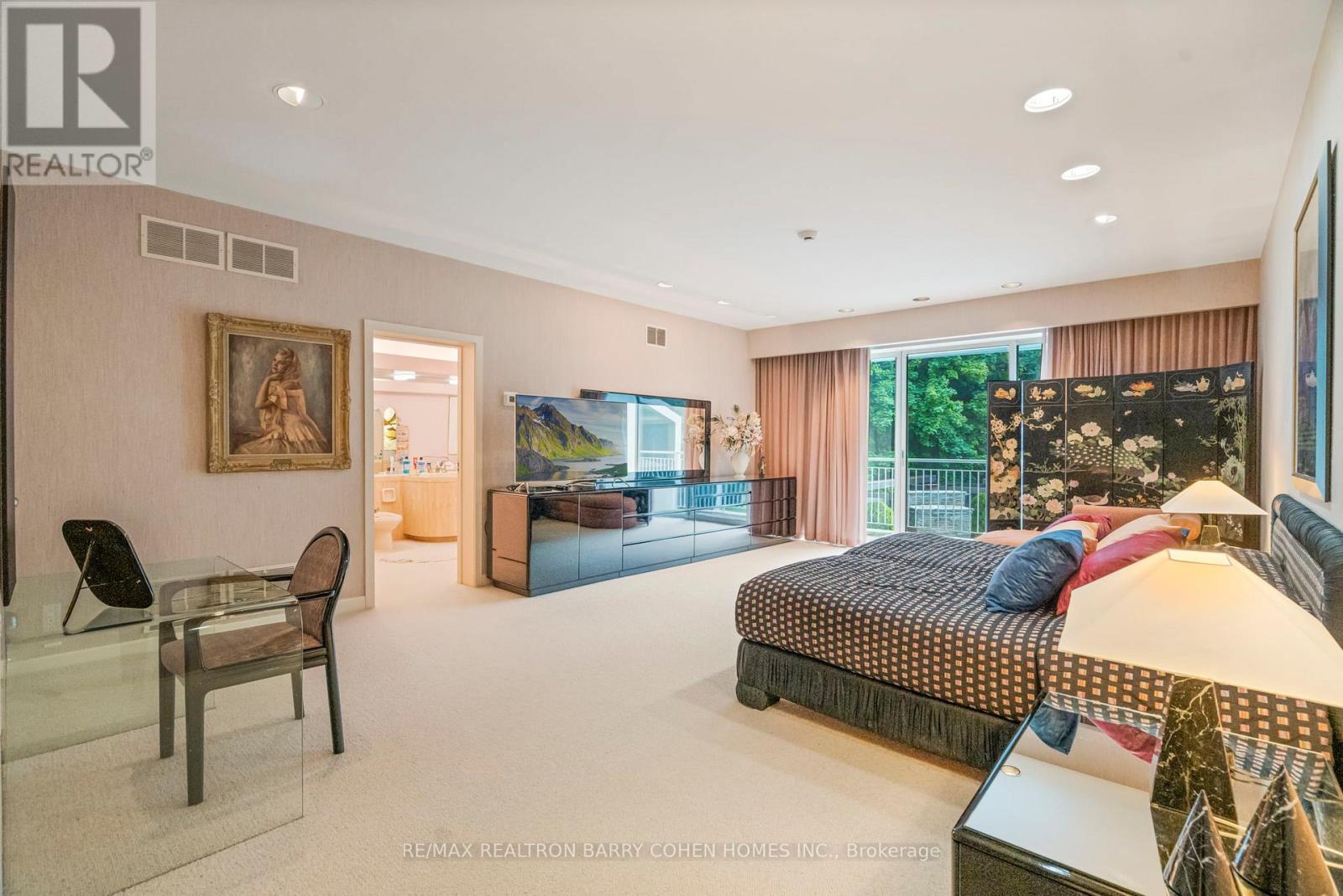 50 Park Lane Circle, Toronto, Ontario  M3C 2N2 - Photo 11 - C12802388