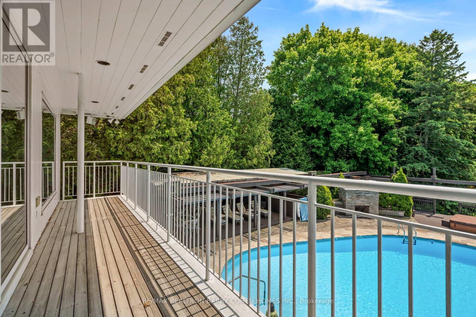 50 Park Lane Circle, Toronto, Ontario  M3C 2N2 - Photo 12 - C12802388