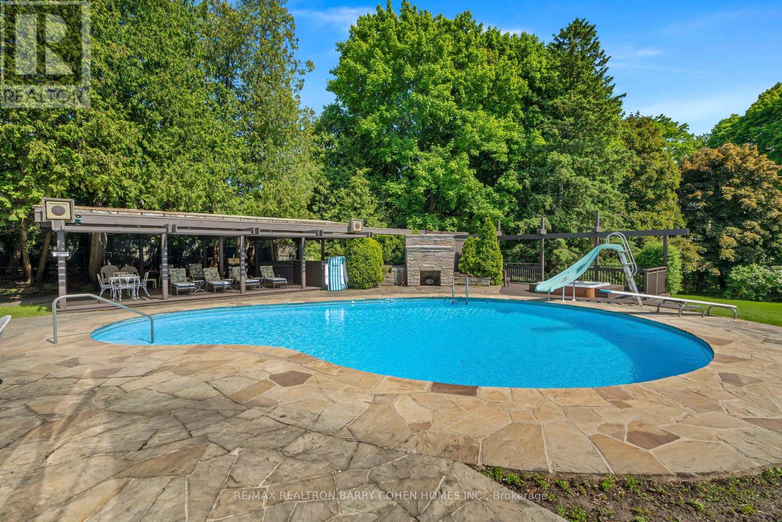 50 Park Lane Circle, Toronto, Ontario  M3C 2N2 - Photo 32 - C12802388