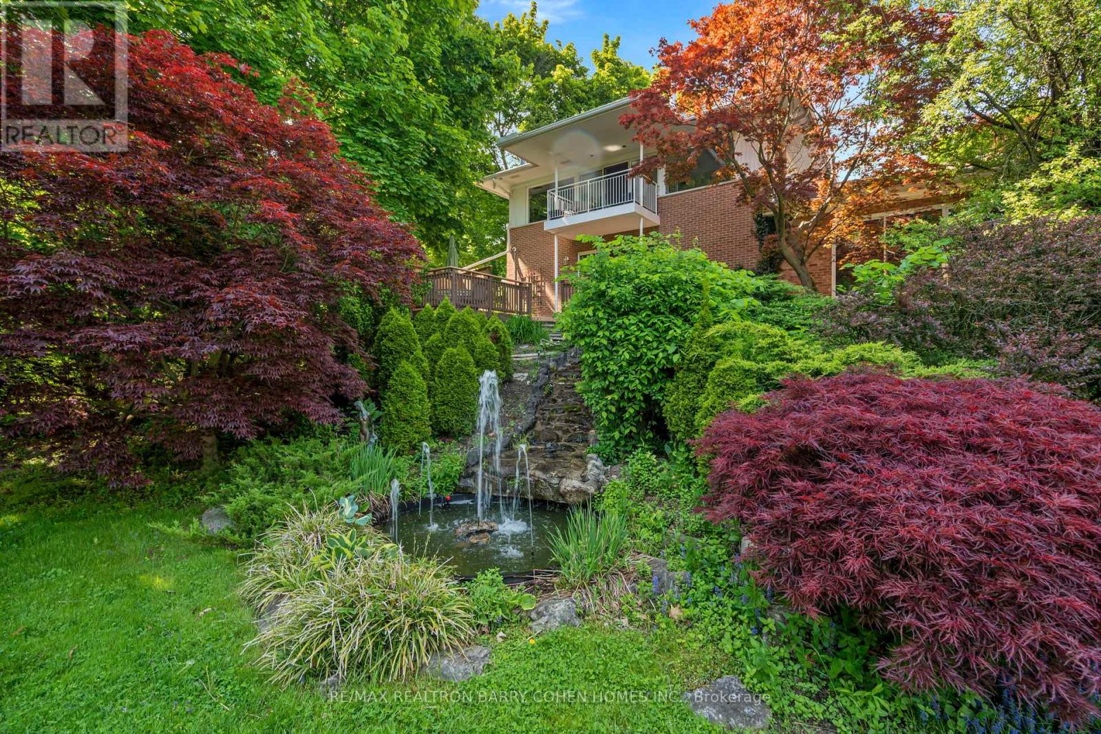 50 Park Lane Circle, Toronto, Ontario  M3C 2N2 - Photo 35 - C12802388