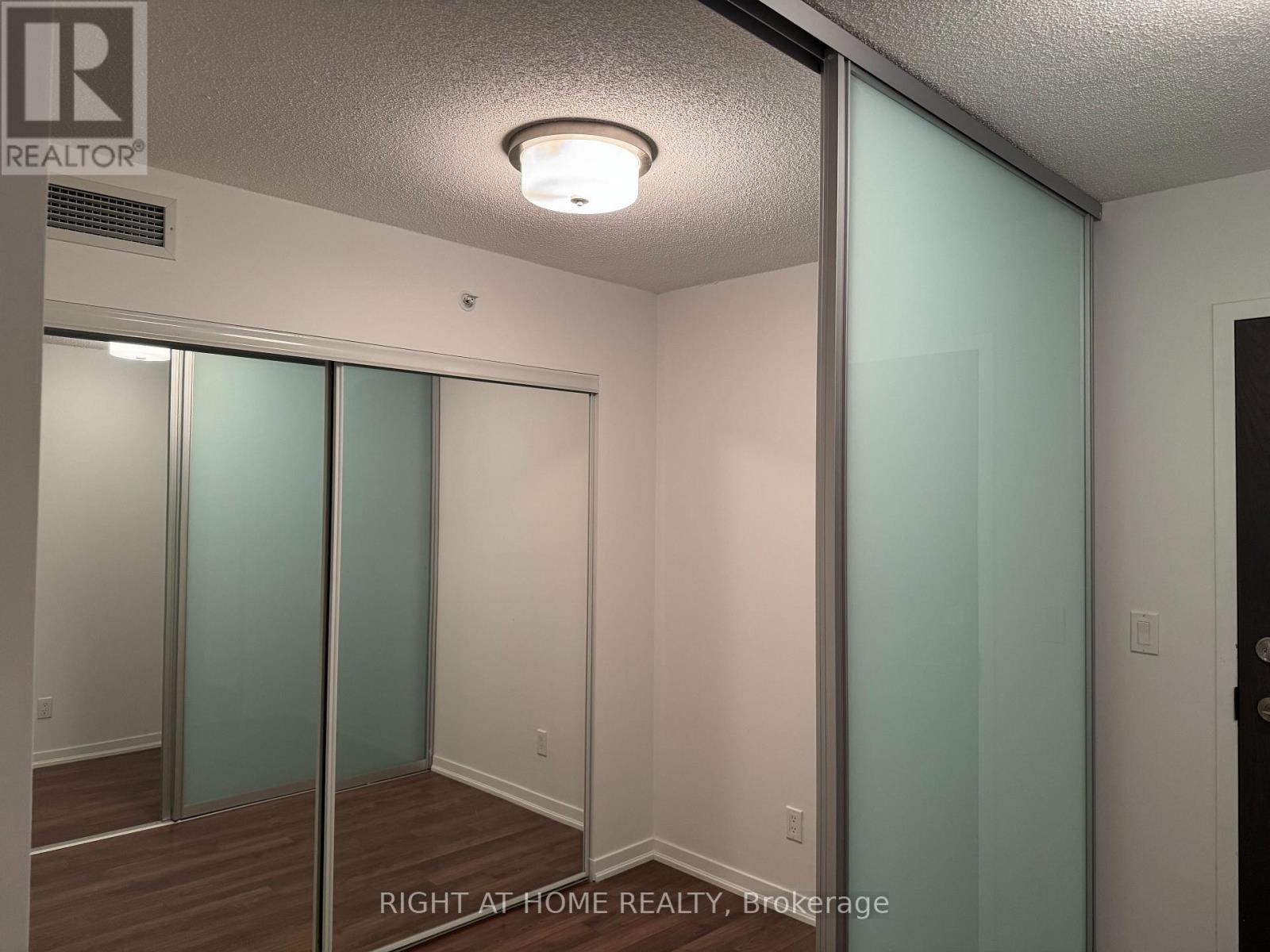 315 - 68 Abell Street, Toronto, Ontario  M6J 0B1 - Photo 4 - C12802416