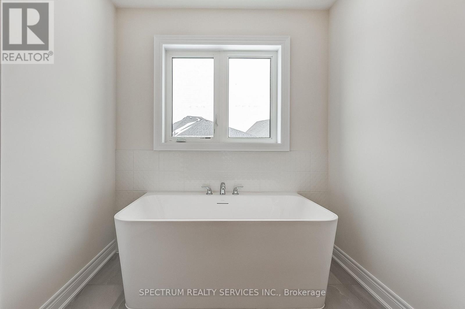 27 Rogerson Street E, Clarington (Newcastle), Ontario  L1B 0W4 - Photo 31 - E12802308