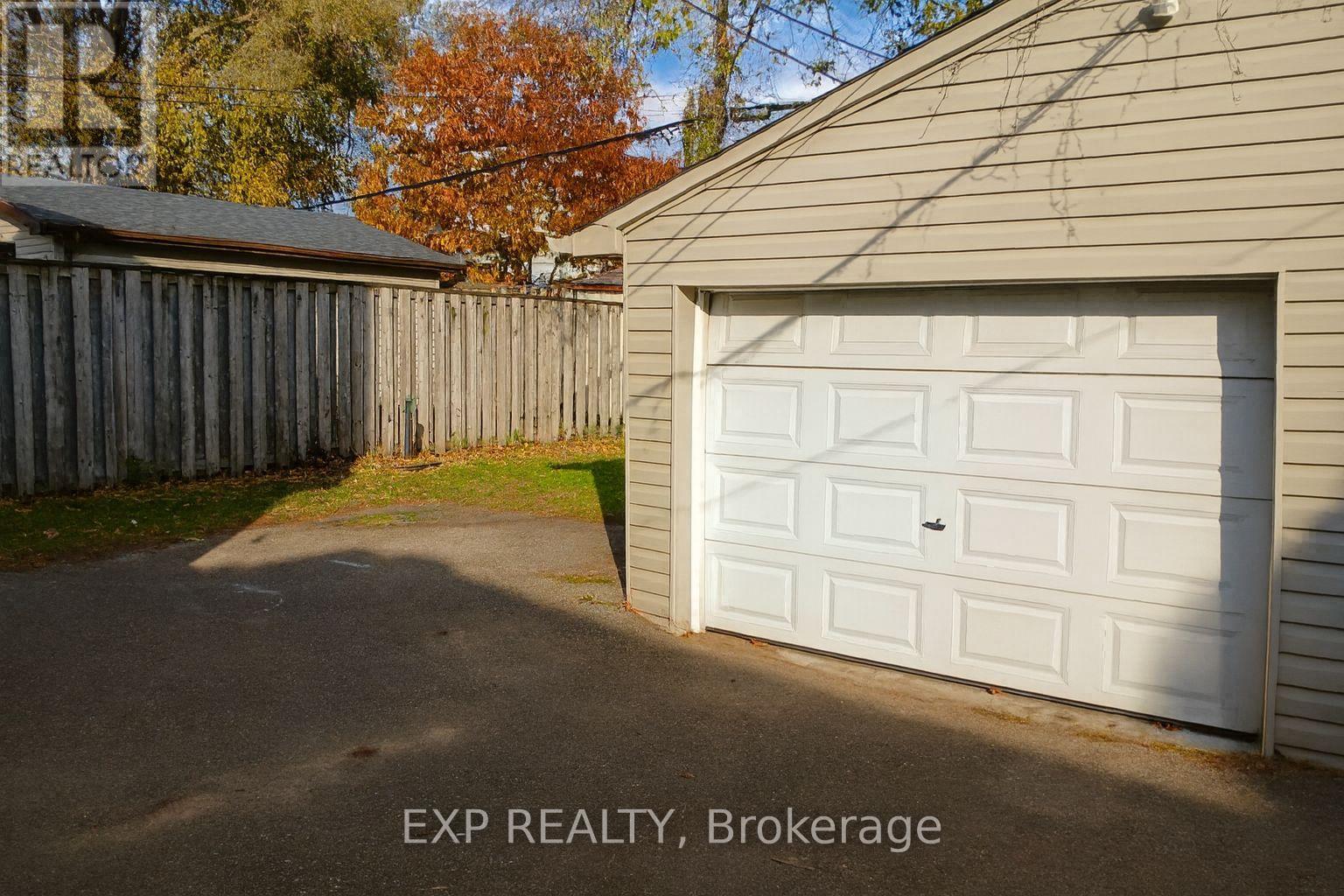 Main - 1291 Pape Avenue, Toronto, Ontario  M4K 3W9 - Photo 17 - E12802372