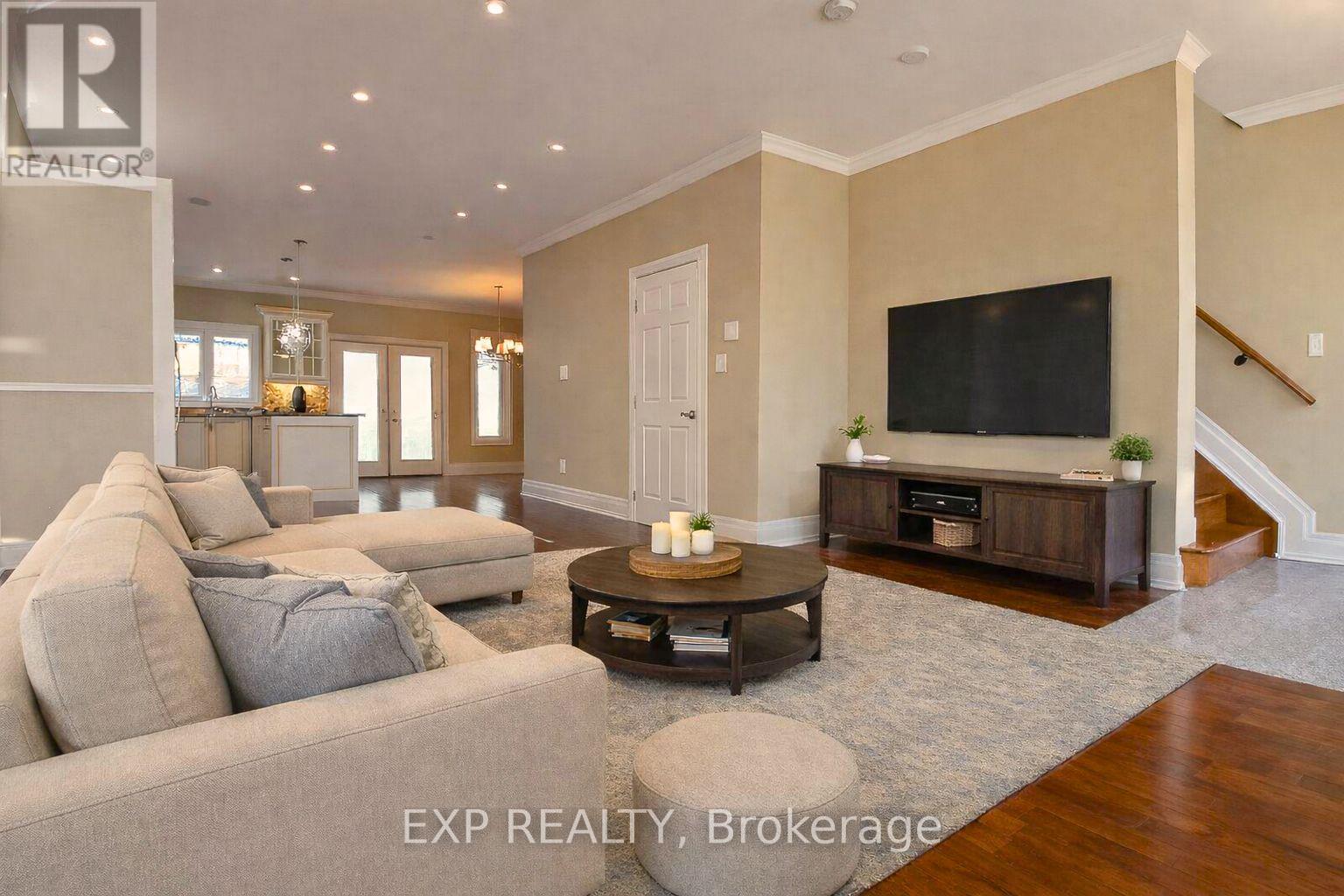 Main - 1291 Pape Avenue, Toronto, Ontario  M4K 3W9 - Photo 3 - E12802372