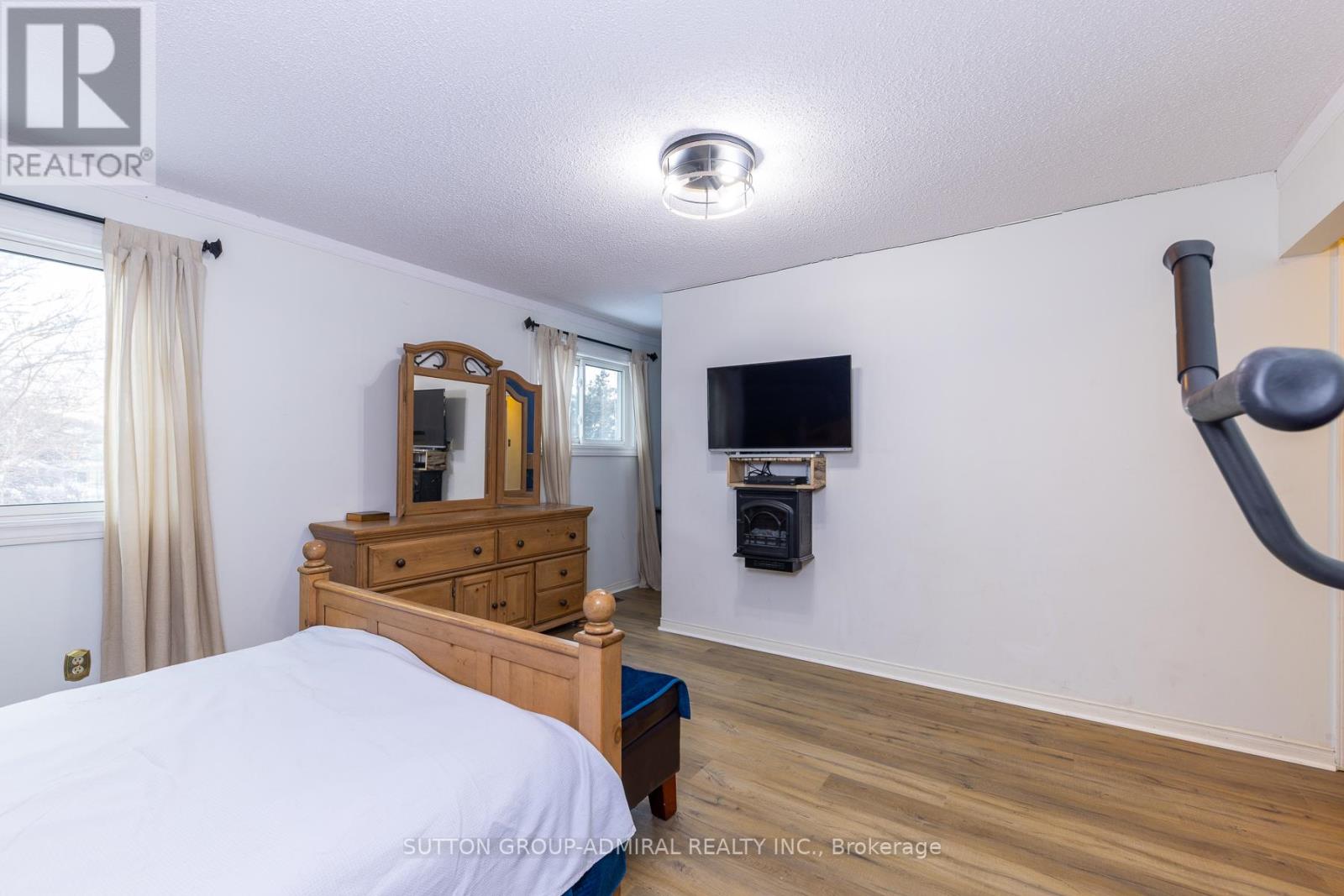 15 Miles Court, Richmond Hill, Ontario  L4C 5P7 - Photo 29 - N12767364