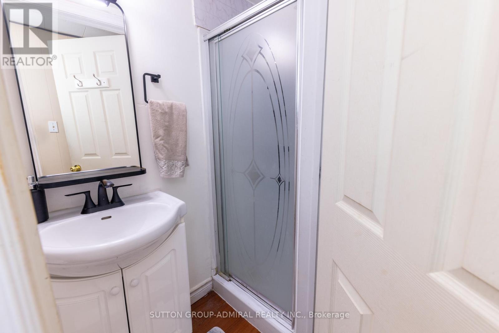 15 Miles Court, Richmond Hill, Ontario  L4C 5P7 - Photo 37 - N12767364