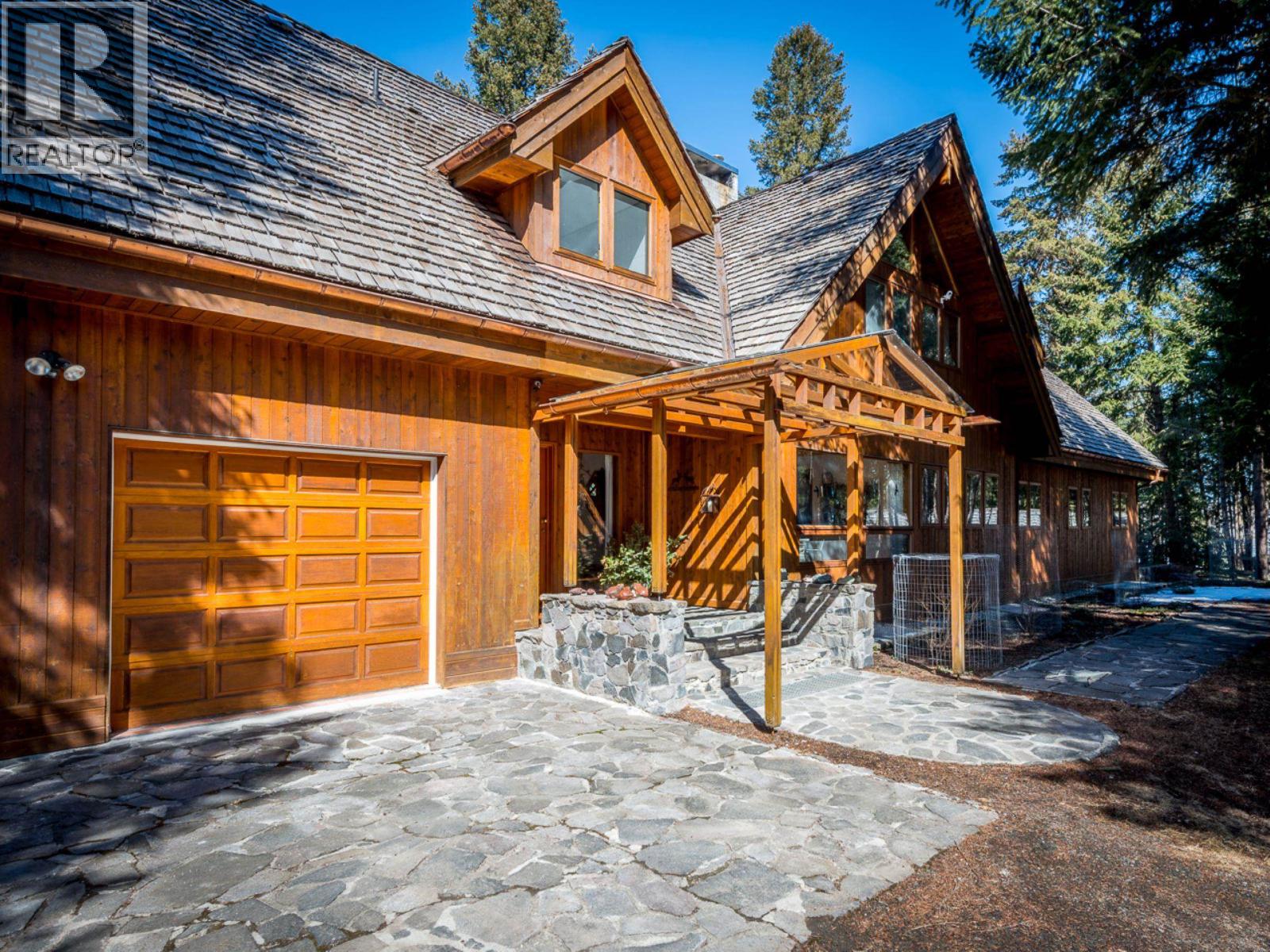 6643 SVEN ROAD, Horse Lake, British Columbia