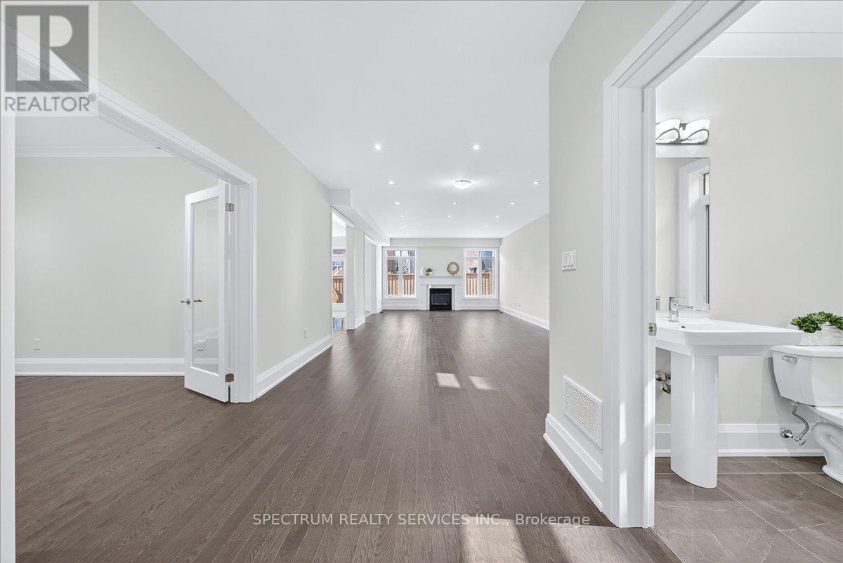 16 Barrow Avenue, Bradford West Gwillimbury (Bradford), Ontario  L3Z 0W1 - Photo 14 - N12802318