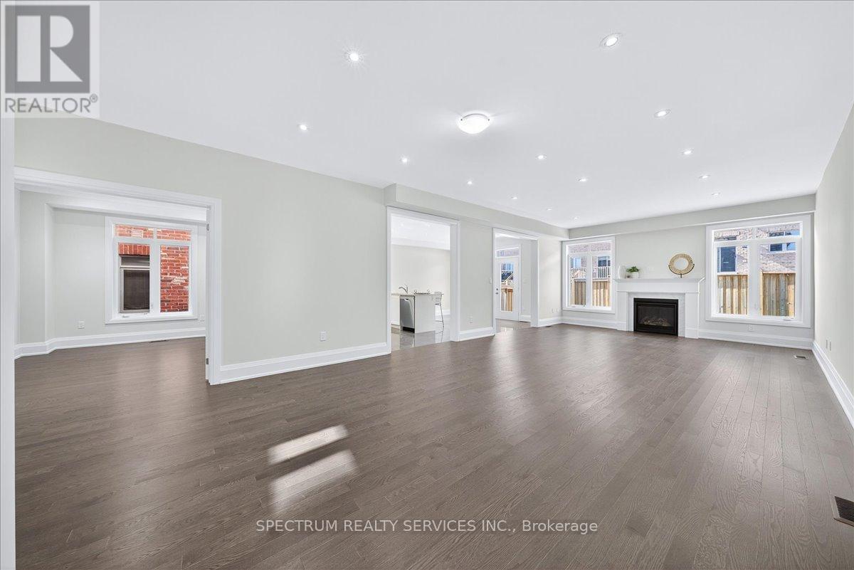 16 Barrow Avenue, Bradford West Gwillimbury (Bradford), Ontario  L3Z 0W1 - Photo 18 - N12802318