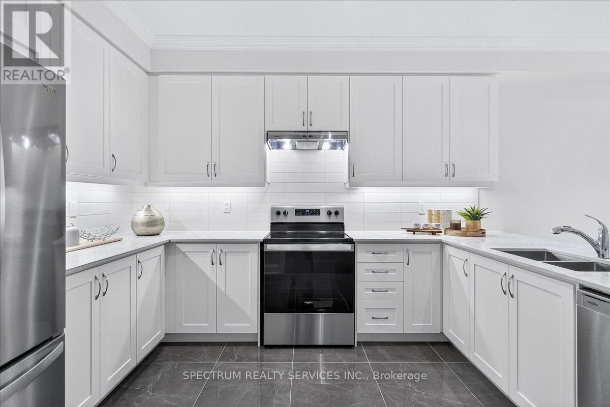 16 Barrow Avenue, Bradford West Gwillimbury (Bradford), Ontario  L3Z 0W1 - Photo 23 - N12802318