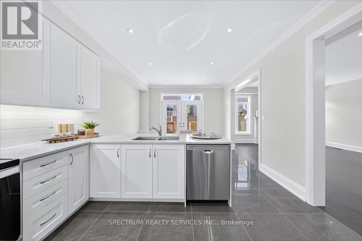 16 Barrow Avenue, Bradford West Gwillimbury (Bradford), Ontario  L3Z 0W1 - Photo 24 - N12802318