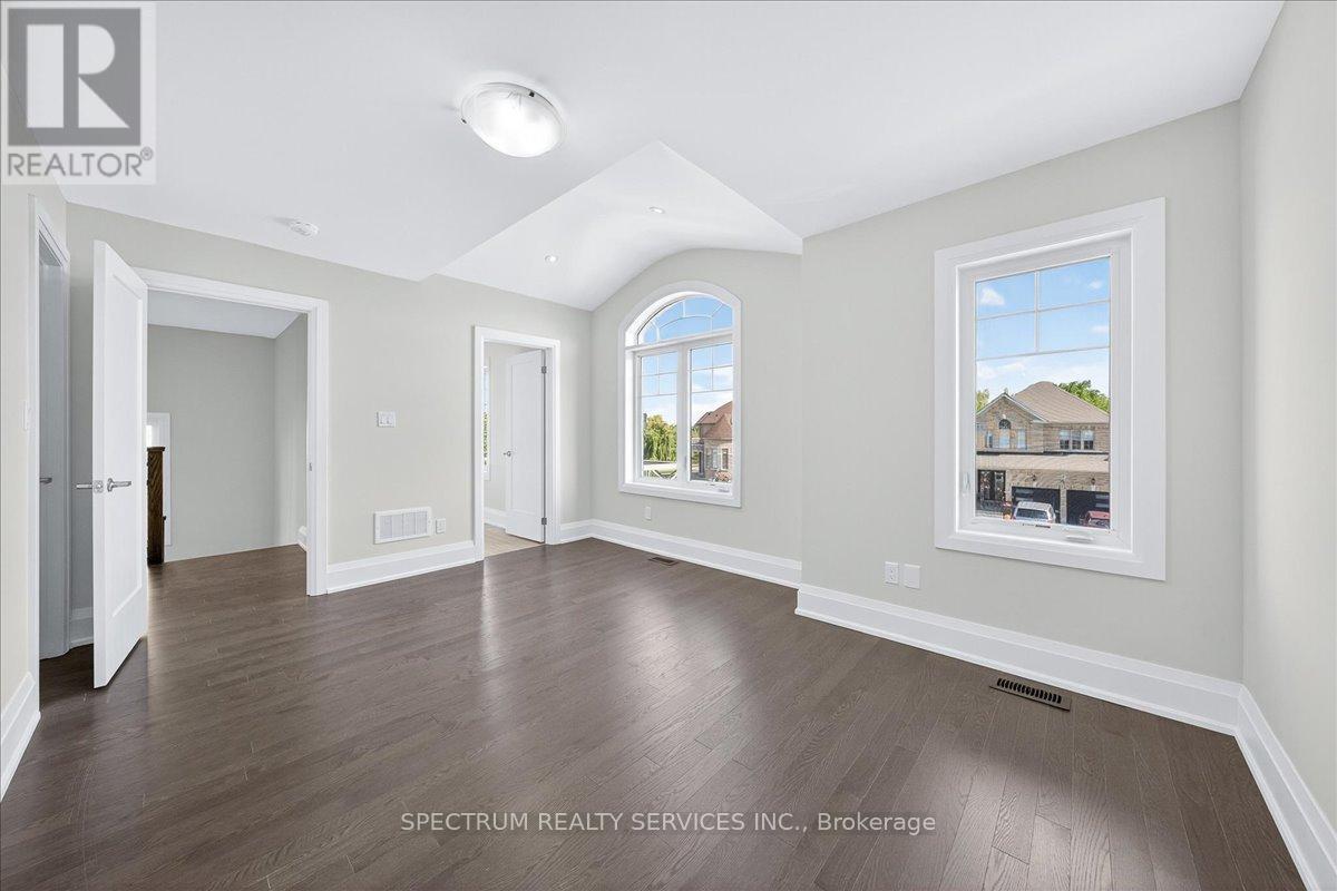 16 Barrow Avenue, Bradford West Gwillimbury (Bradford), Ontario  L3Z 0W1 - Photo 37 - N12802318