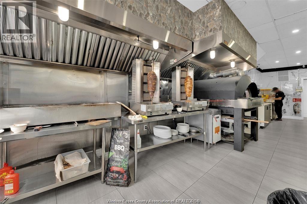 4781 Wyandotte Street East, Windsor, Ontario  N8Y 1H8 - Photo 12 - 26003562