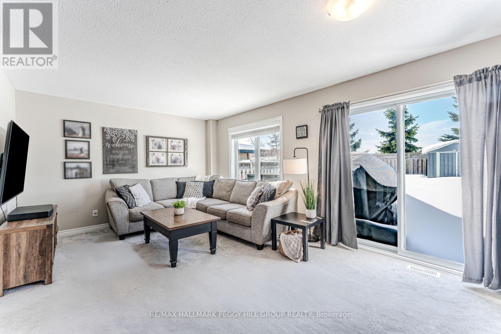 22 Michael Crescent, Barrie (East Bayfield), Ontario  L4M 6Y9 - Photo 4 - S12802280