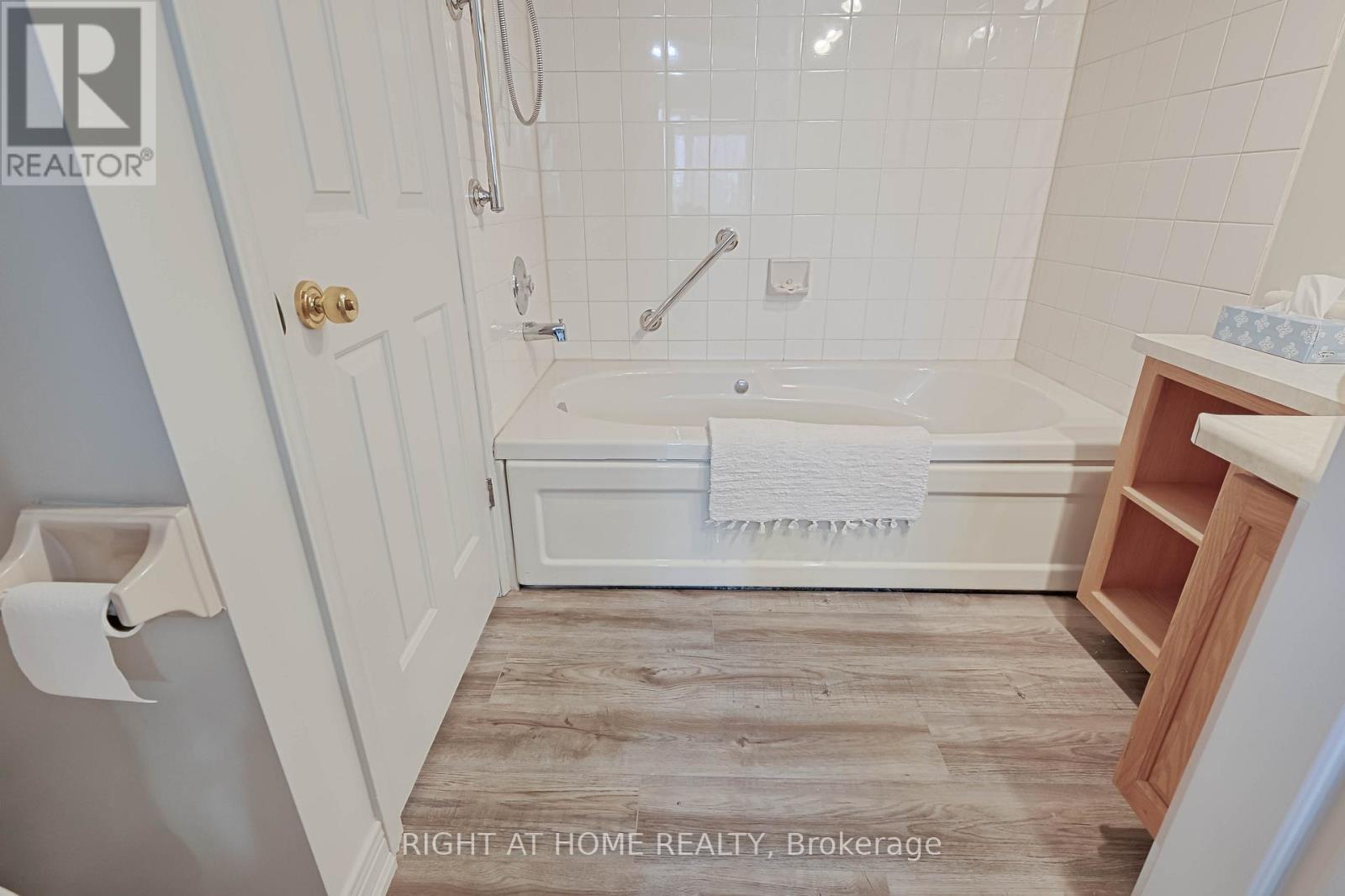 4 - 215 Pine Street, Collingwood, Ontario  L9Y 2P3 - Photo 17 - S12802362