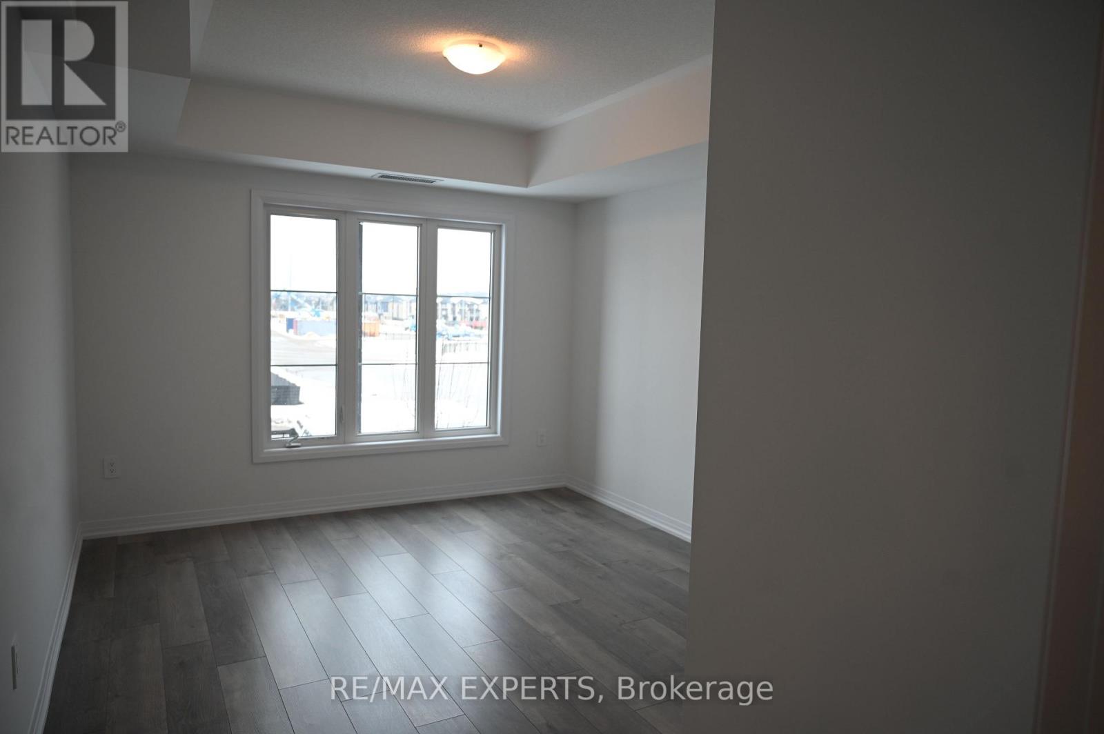 115 - 15 Kneeshaw Drive, Barrie, Ontario  L9J 0X9 - Photo 5 - S12802440