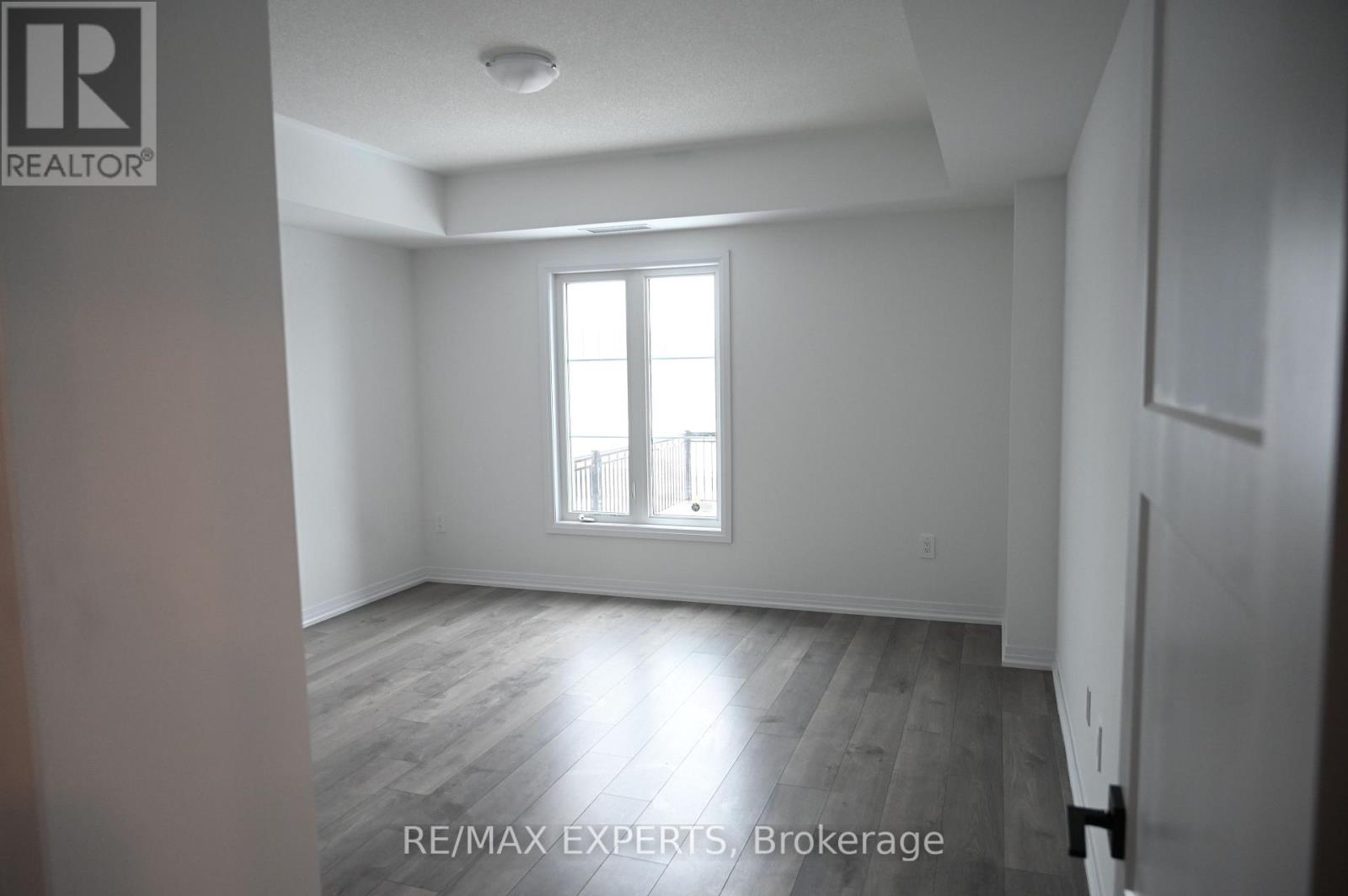 115 - 15 Kneeshaw Drive, Barrie, Ontario  L9J 0X9 - Photo 8 - S12802440