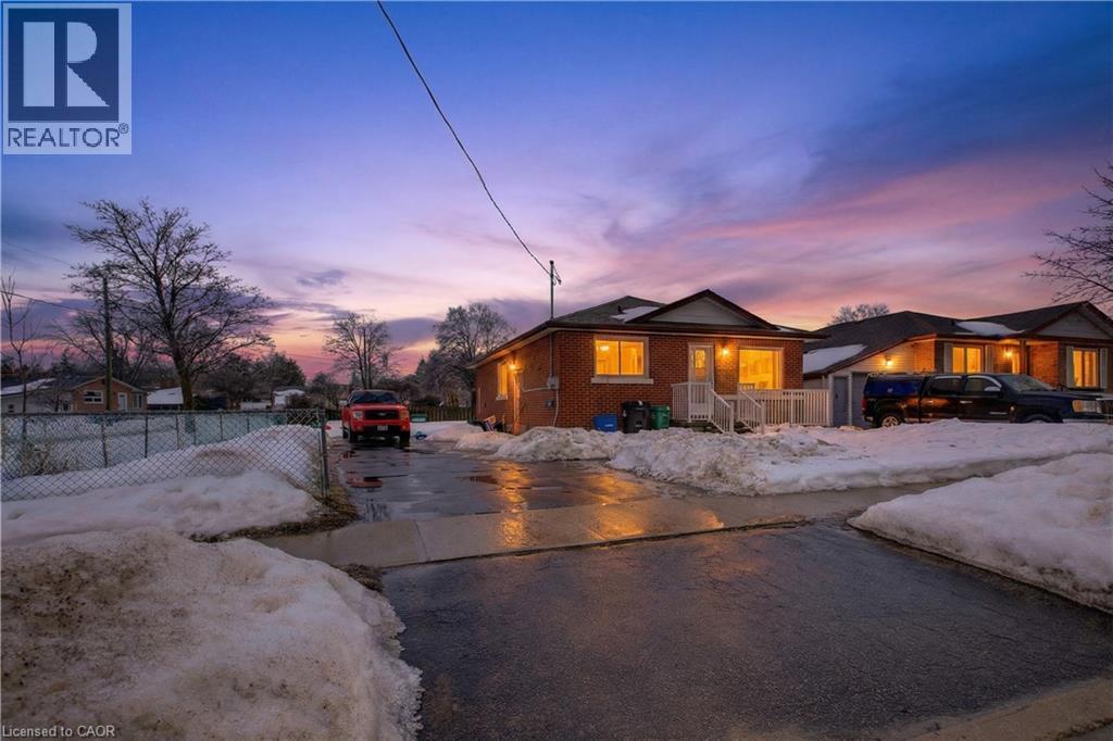 31 Hoffman Street, Kitchener, Ontario  N2M 3M8 - Photo 1 - 40806260