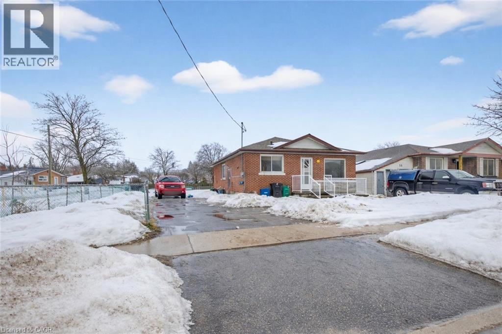 31 Hoffman Street, Kitchener, Ontario  N2M 3M8 - Photo 2 - 40806260