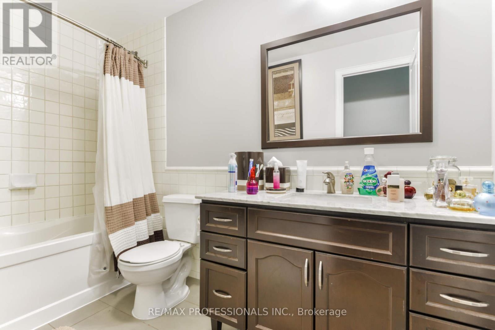 2205 - 100 John Street, Brampton, Ontario  L6W 0A8 - Photo 16 - W12802302