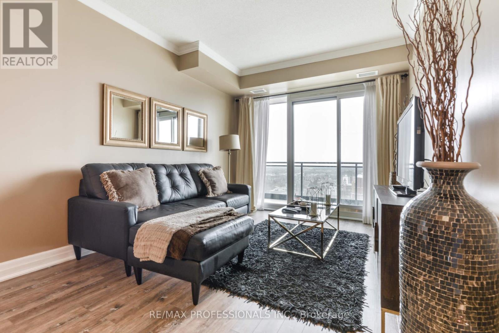 2205 - 100 John Street, Brampton, Ontario  L6W 0A8 - Photo 6 - W12802302